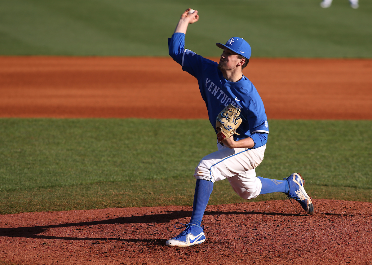 Daniel Harper

The University of Kentucky baseball team defeats Western Kentucky University 4-3 on Tuesday, February 27th, 2018 at Cliff Hagan Stadium in Lexington, Ky.


Photo By Barry Westerman | UK Athletics
