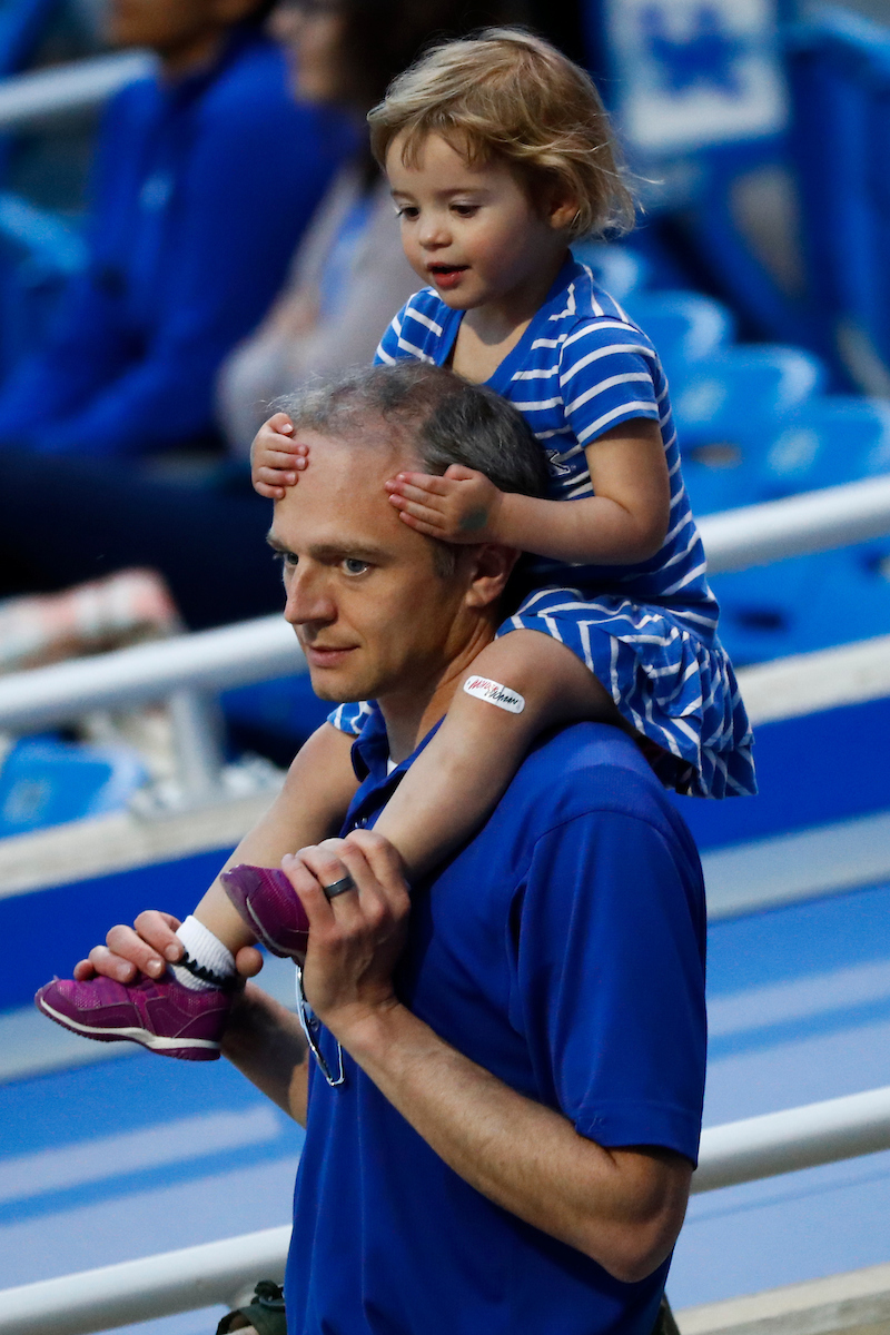 Fans.

Kentucky falls to Arkansas 5-2.