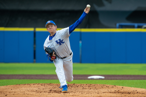 Kentucky Wildcats Zack Thompson (14)


UK falls to Tennessee 2-8 on Saturday April 20, 2019. 

Photo by Mark Mahan | UK Athletics