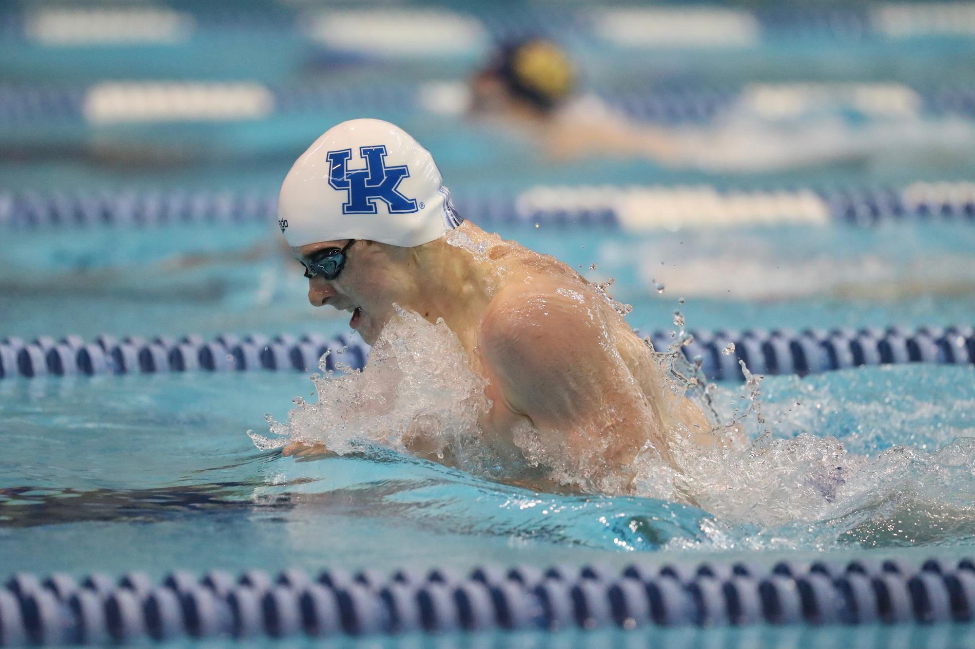 Lane, Zhang Sweep the Boards, Kentucky Loses to No. 14 Tennessee