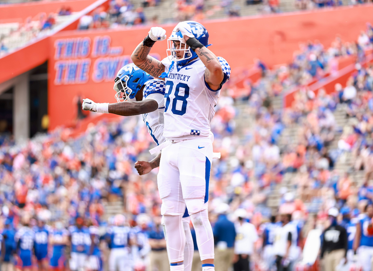 Keaton Upshaw

Kentucky falls to Florida, 34-10.

Photo by Jacob Noger | UK Football