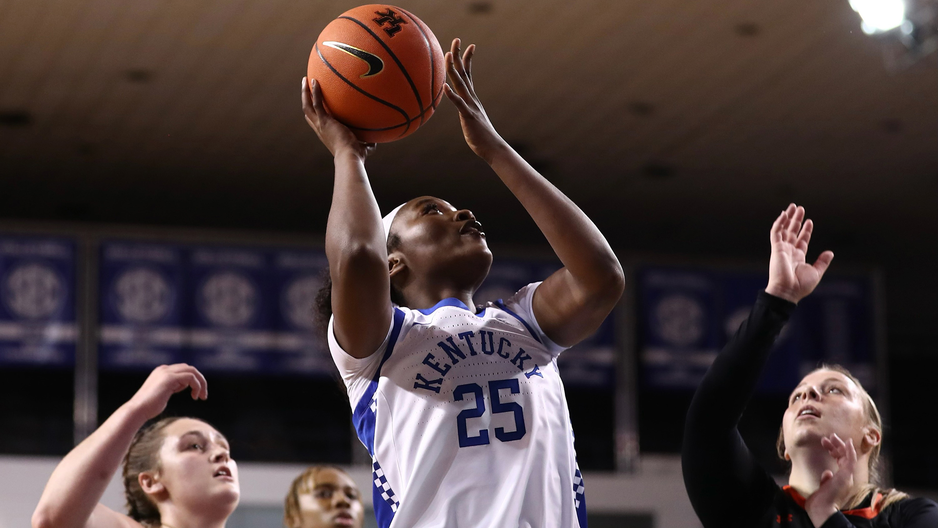 Kentucky Cruises Past Pikeville in Wednesday Exhibition