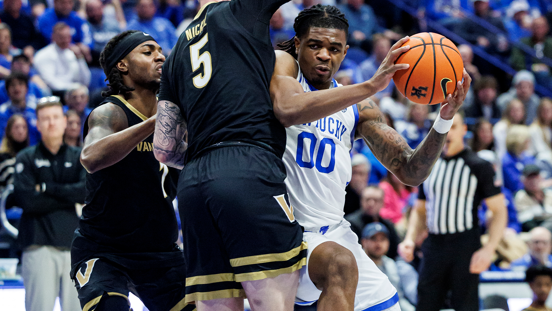 No. 17 Kentucky Rolls Past Vanderbilt, 82-61