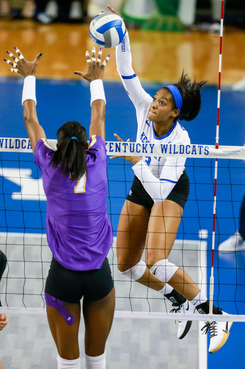 Leah Edmond.

UK sweeps LSU 3-0.

Photo by Hannah Phillips | UK Athletics