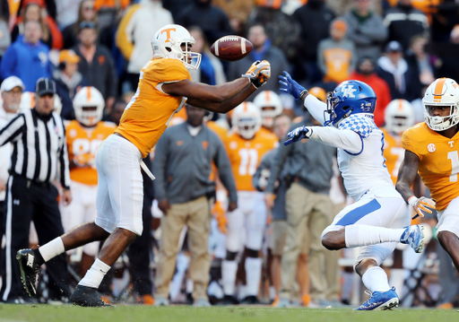 Davonte Robinson


Football falls to Tennessee 24-7.

Photo by Britney Howard  | UK Athletics