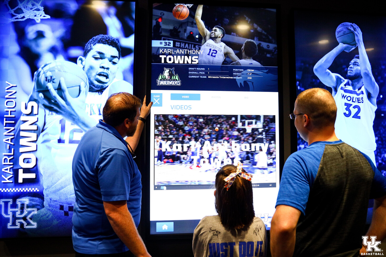 The 2021 Father-Daughter Kentucky men's basketball camp.

Photo by Eddie Justice | UK Athletics
