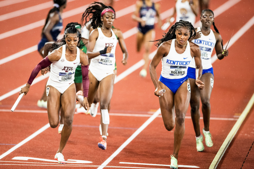 Megan Moss. Alexis Holmes.

Day two. NCAA Track and Field Outdoor Championships.

Photo by Chet White | UK Athletics