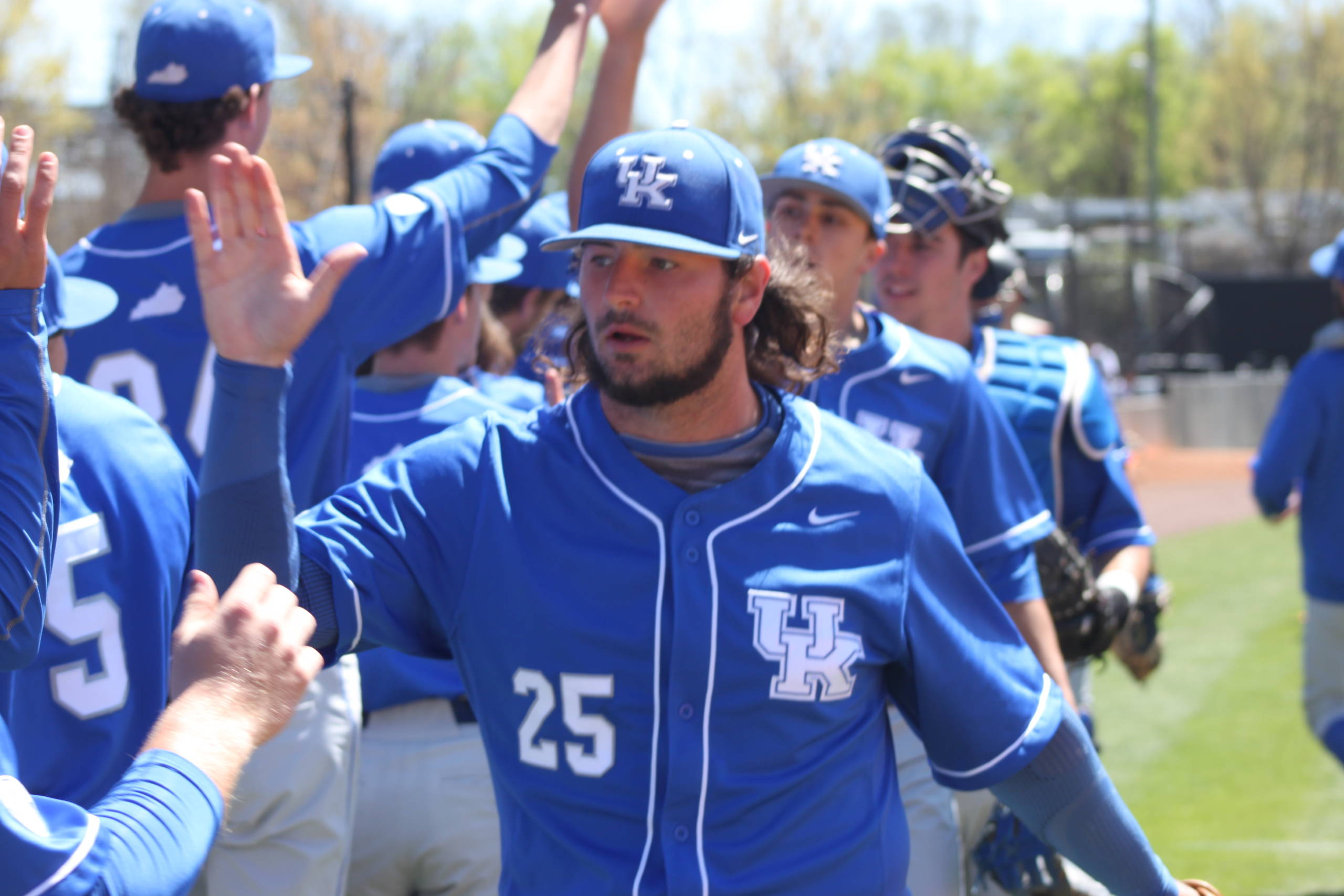 Kentucky Baseball Loses at No. 6 Ole Miss, 14-2