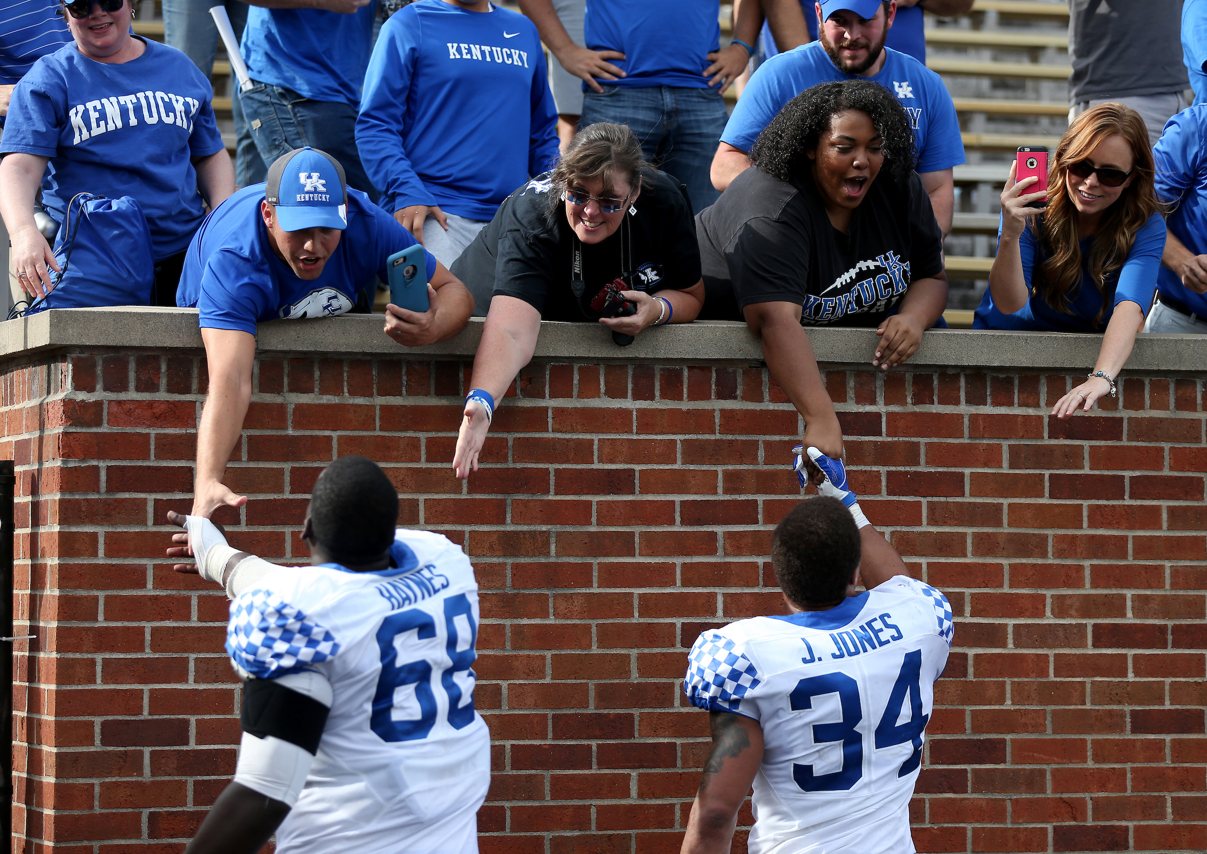 Stoops Asking Fans to #PackCWS for Georgia Game