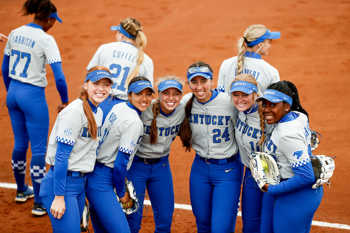 Team.

Kentucky loses to Ole Miss 7-6.

Photos by Chet White | UK Athletics