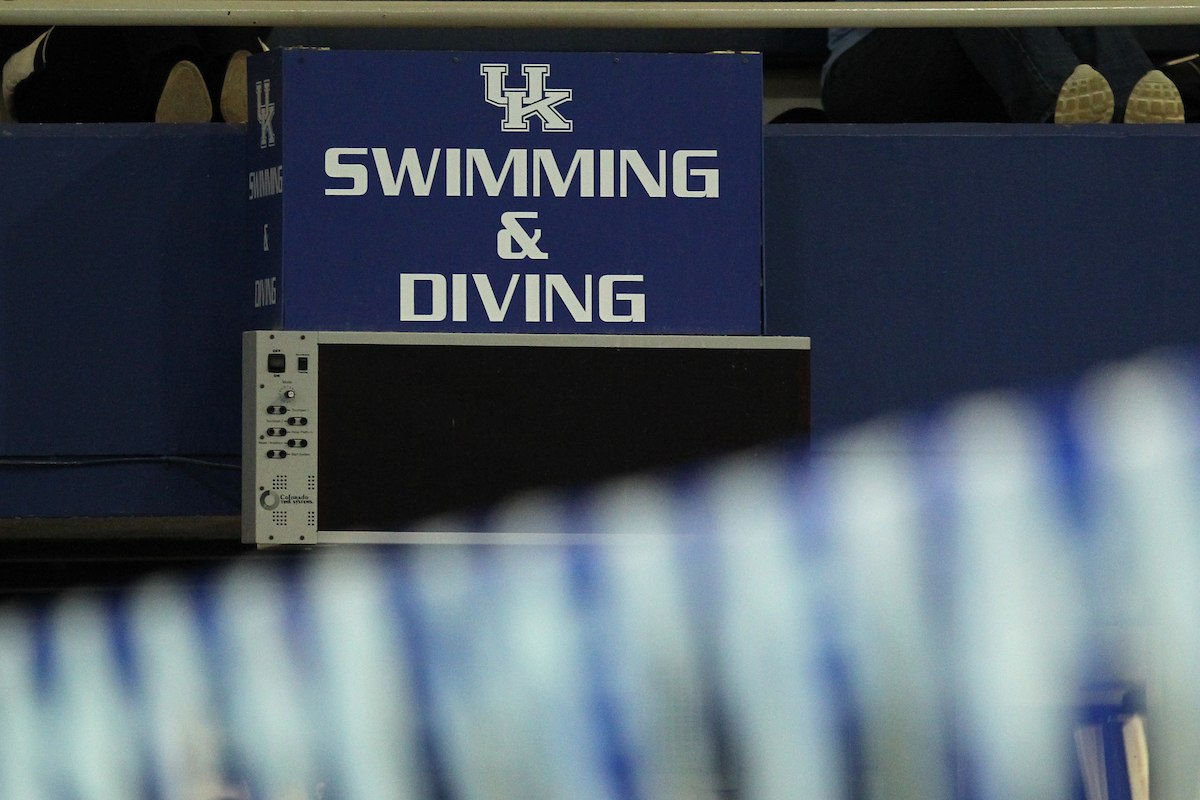 The University of Kentucky swim and dive team during their home meet against Ohio State and Toledo on Friday, January 5th, 2018, at the Lancaster Aquatic Center in Lexington, Ky.

Photo by Quinn Foster I UK Athletics