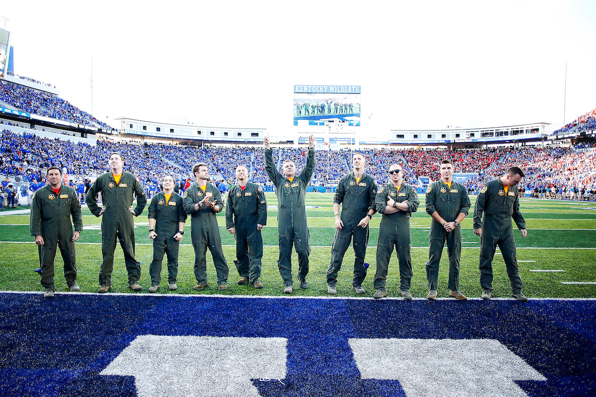 Pilots.

Georgia beats UK 34-17.

Photo by Chet White | UK Athletics