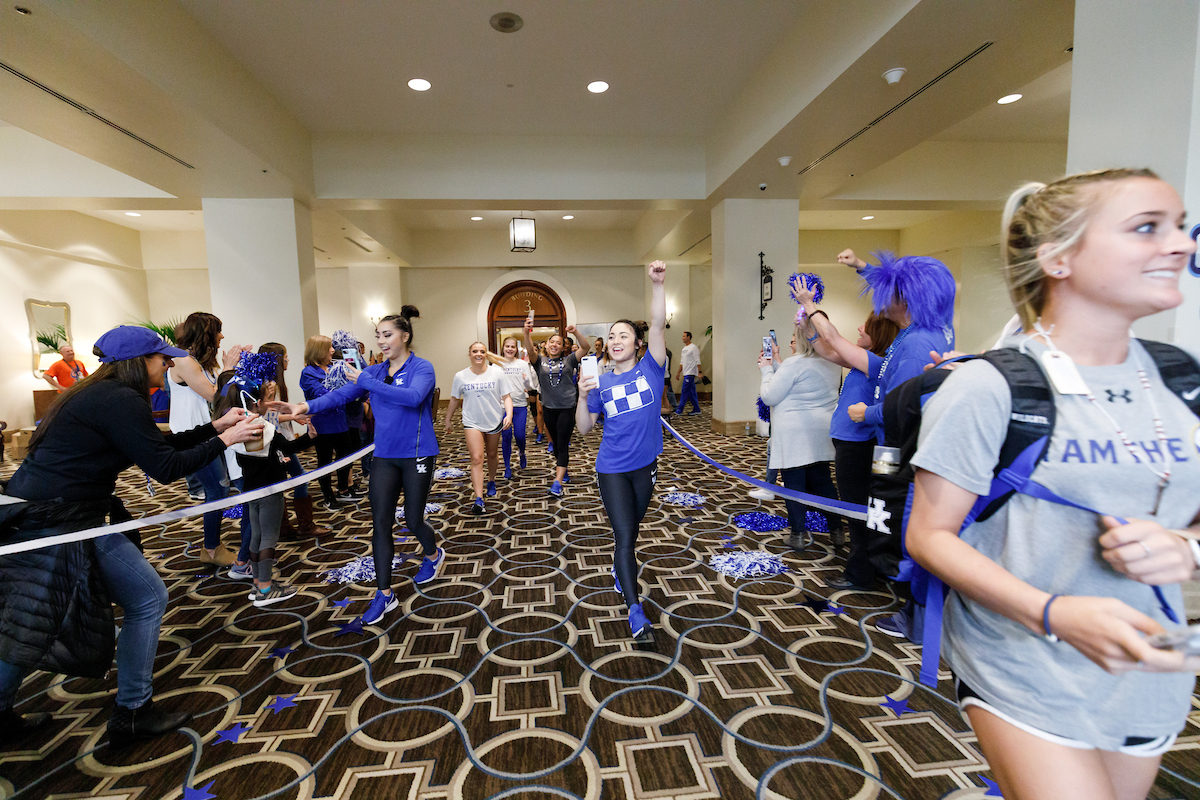 Aubree Rosa. Alex Hyland.


Gymnastics scores 196.225 at SEC Championship.

 
Photo by Elliott Hess | UK Athletics