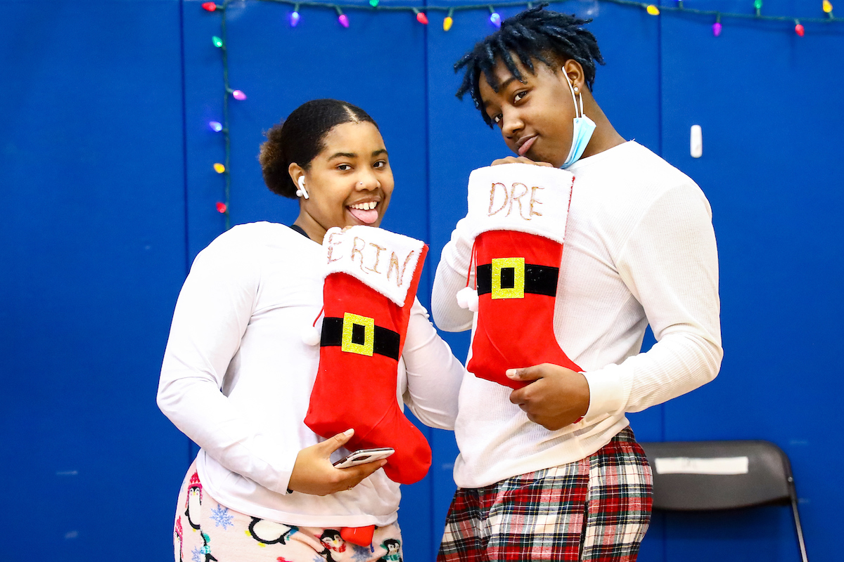 Erin Toller. Dreuna Edwards. 

Kentucky WBB Christmas Party.

Photo by Eddie Justice | UK Athletics
