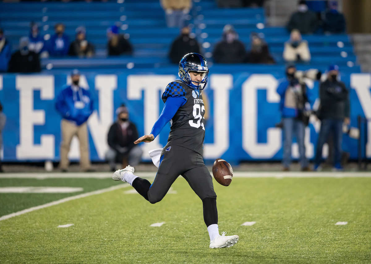 Max Duffy

Kentucky beats South Carolina, 41-18.

Photo by Jacob Noger | UK Football