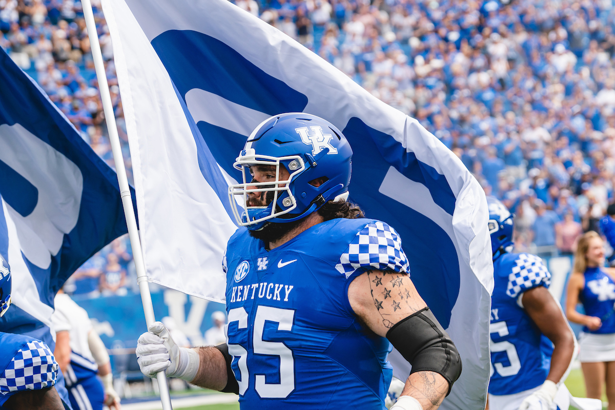 Austin Dotson

UK beats UTC, 28-23.

Photo by Brian Moriarty | UK Athletics