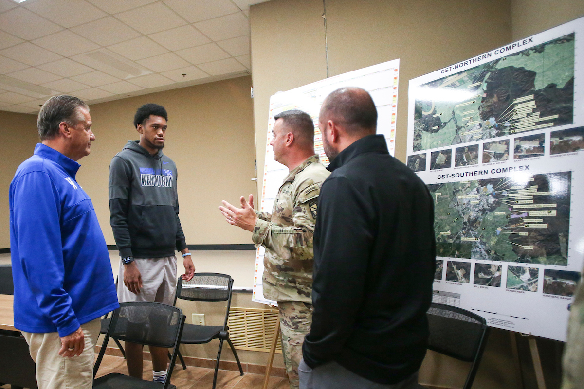 John Calipari, Keion Brooks Jr.

The Kentucky men's basketball team visited Fort Knox on Friday to visit with students and take a tour of the General George Patton Museum.

Photo by Grace Bradley | UK Athletics