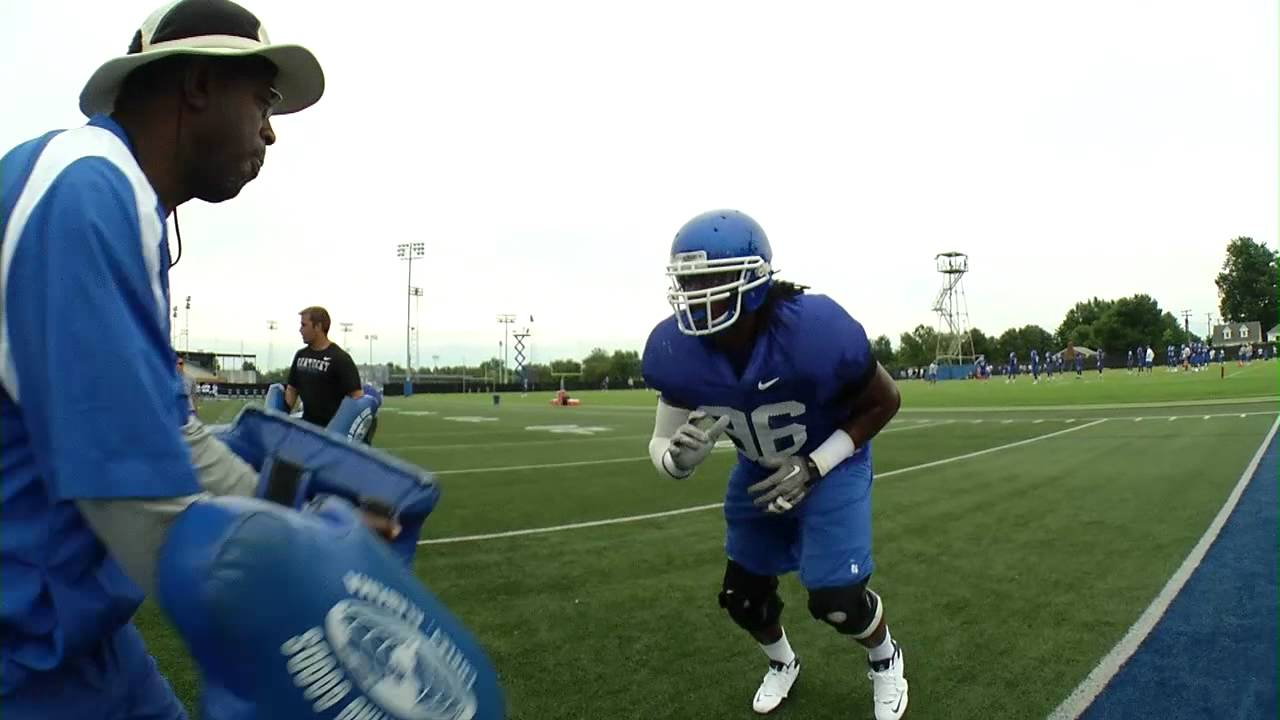 Training Camp 2012 - Defensive Line Drills