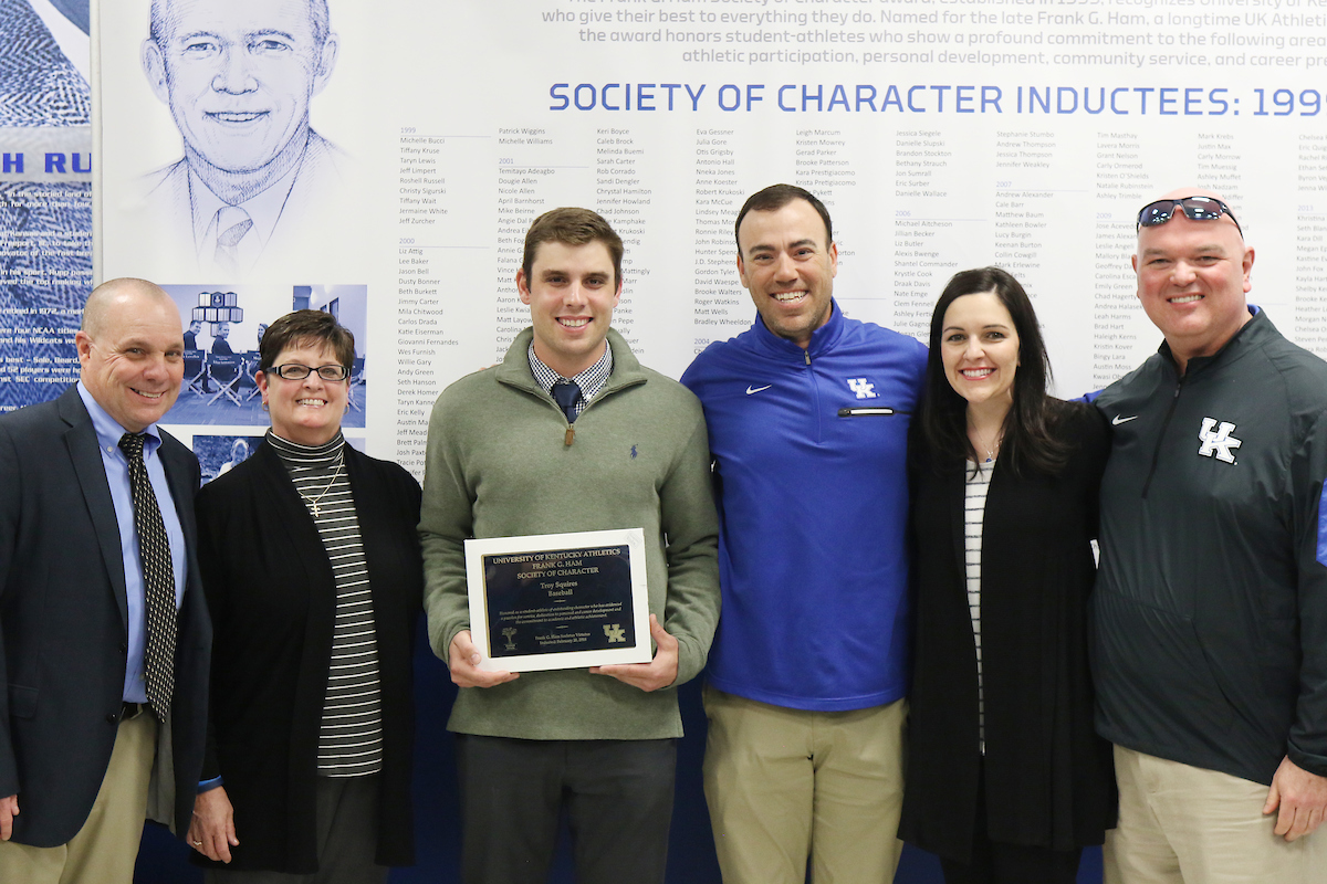 Troy Squires. Nick Mingione.

Frank G. Hamm Society of Character 2018.

Photo by Quinn Foster I UK Athletics