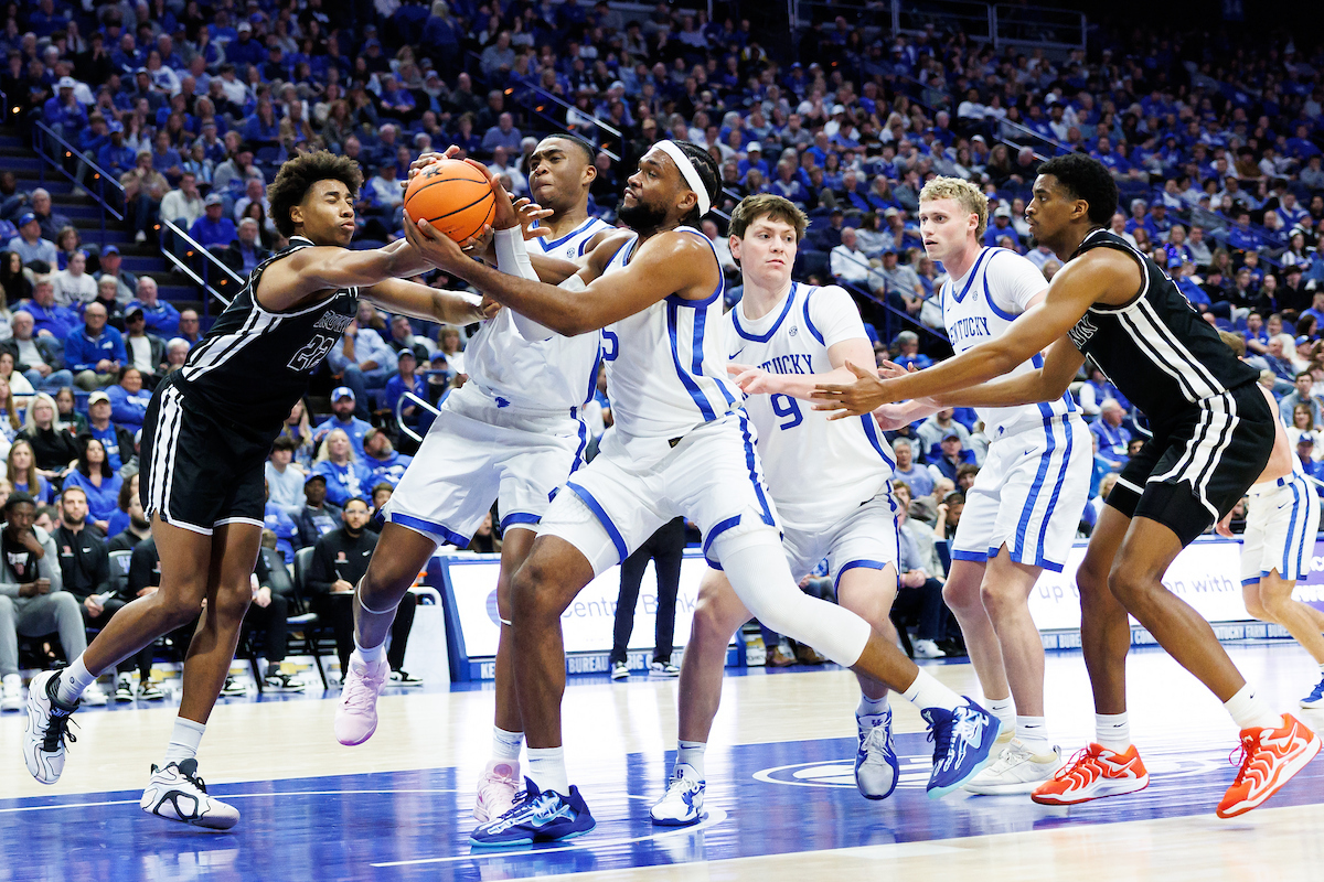 Kentucky-Brown Men's Basketball Photo Gallery