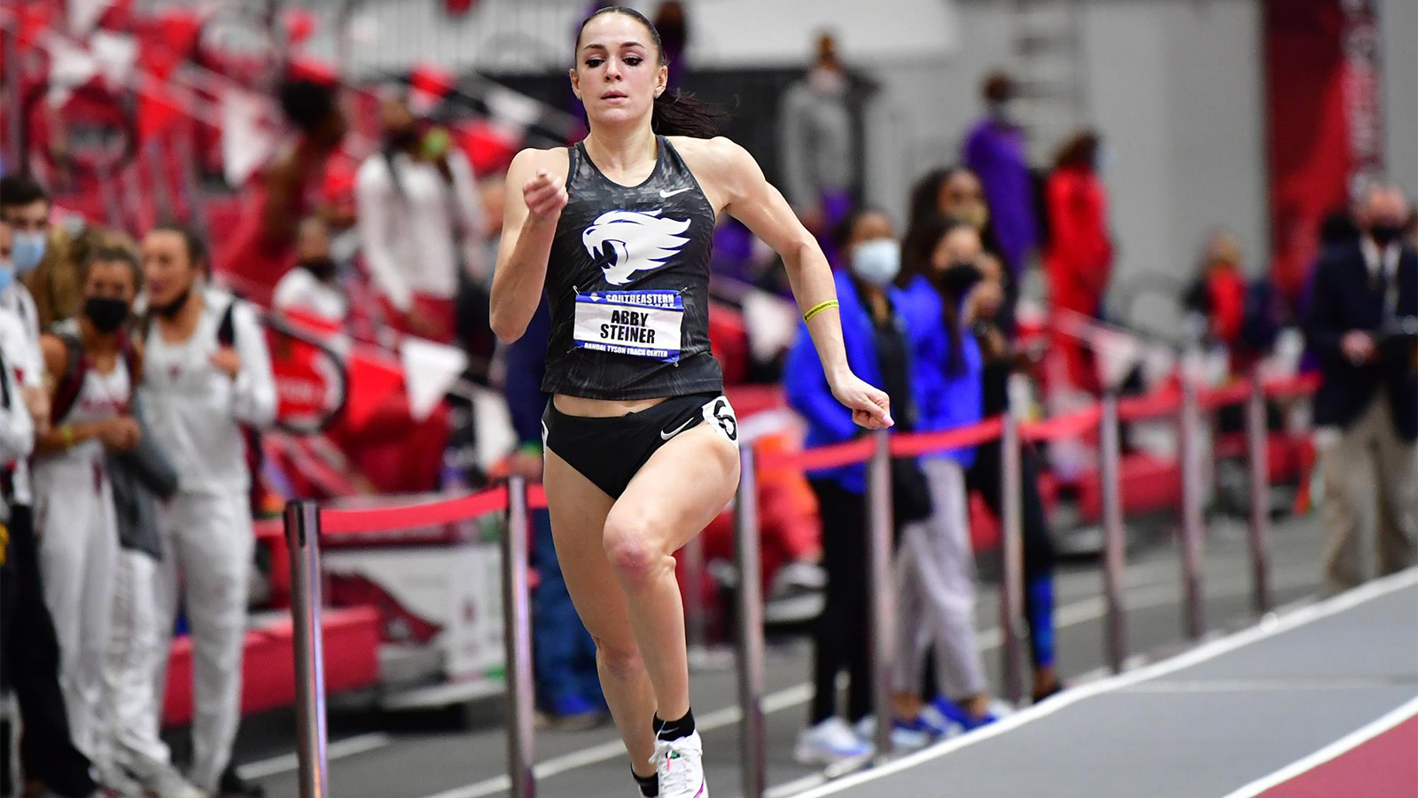 Steiner Shatters SEC Indoor Record in the 200-Meter Dash