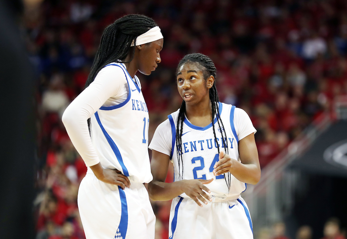Rhyne Howard, Taylor Murray

Women's Basketball loses to Louisville on Sunday, December 9, 2018 at the Yum! Center.  

Photo by Britney Howard  | UK Athletics