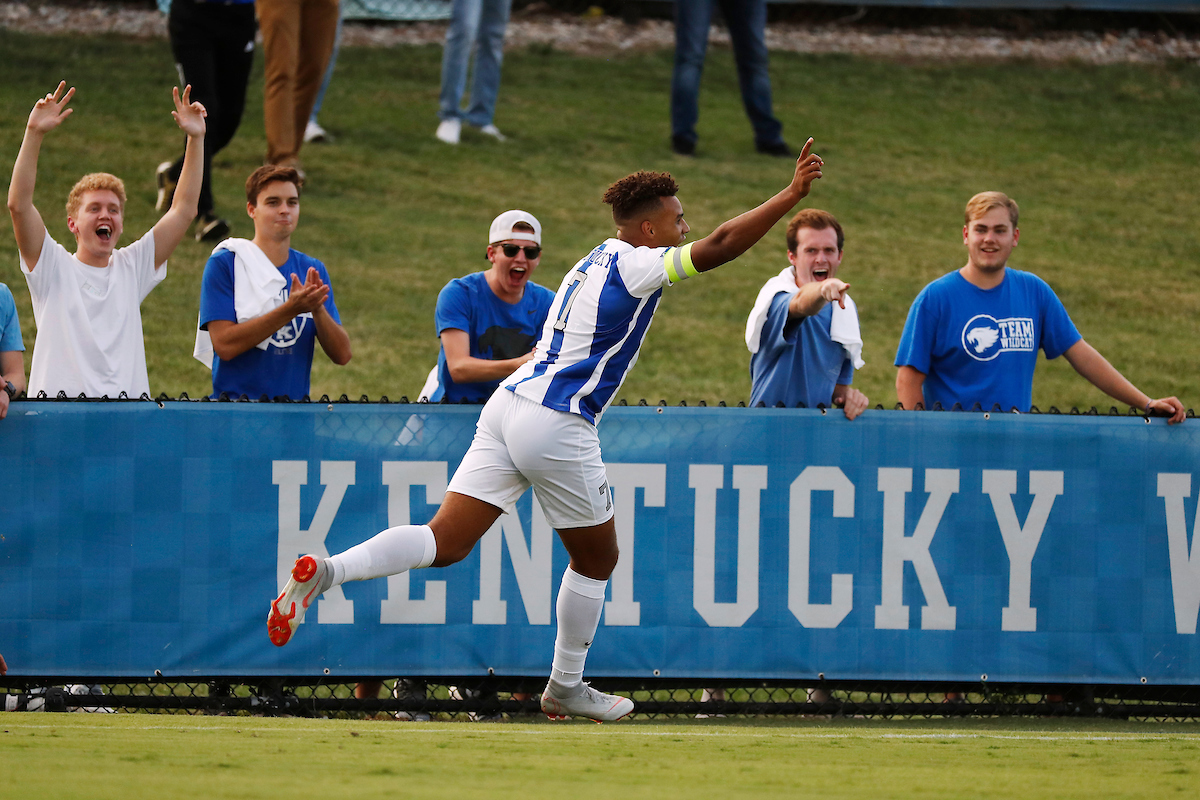 JJ Williams. Fans.

Kentucky beats Louisville 3-0.


Photo by Chet White | UK Athletics