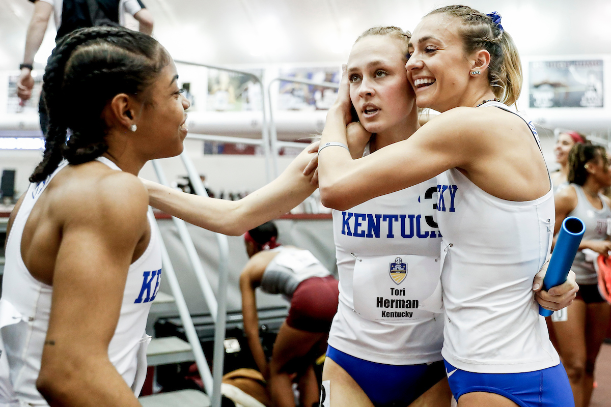 Tori Herman. Jenna Gearing. Bryanna Lucas.

Day 1. SEC Indoor Championships.

Photos by Chet White | UK Athletics