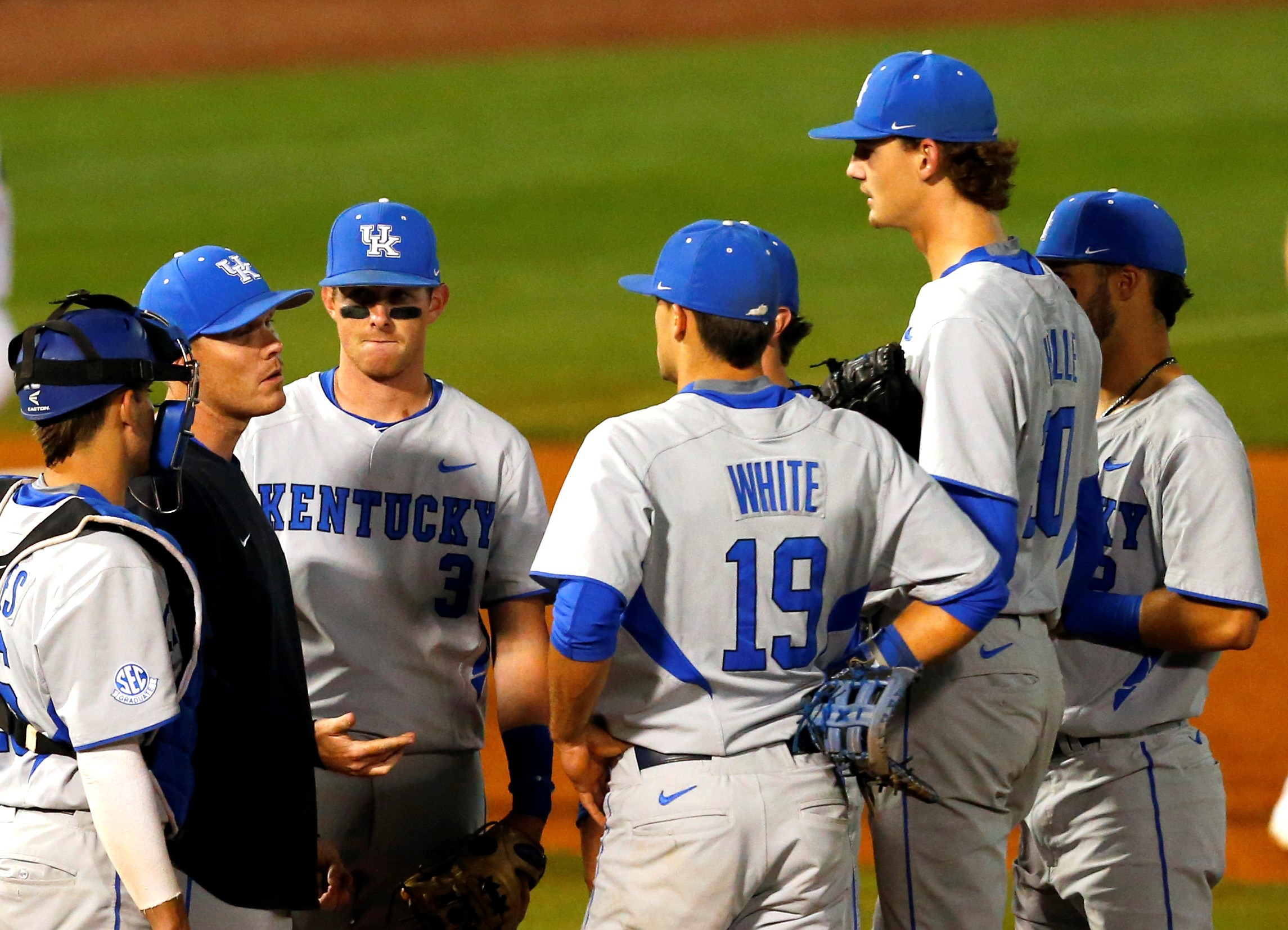 Early Deficit Proves Too Much For No. 8 Kentucky to Overcome