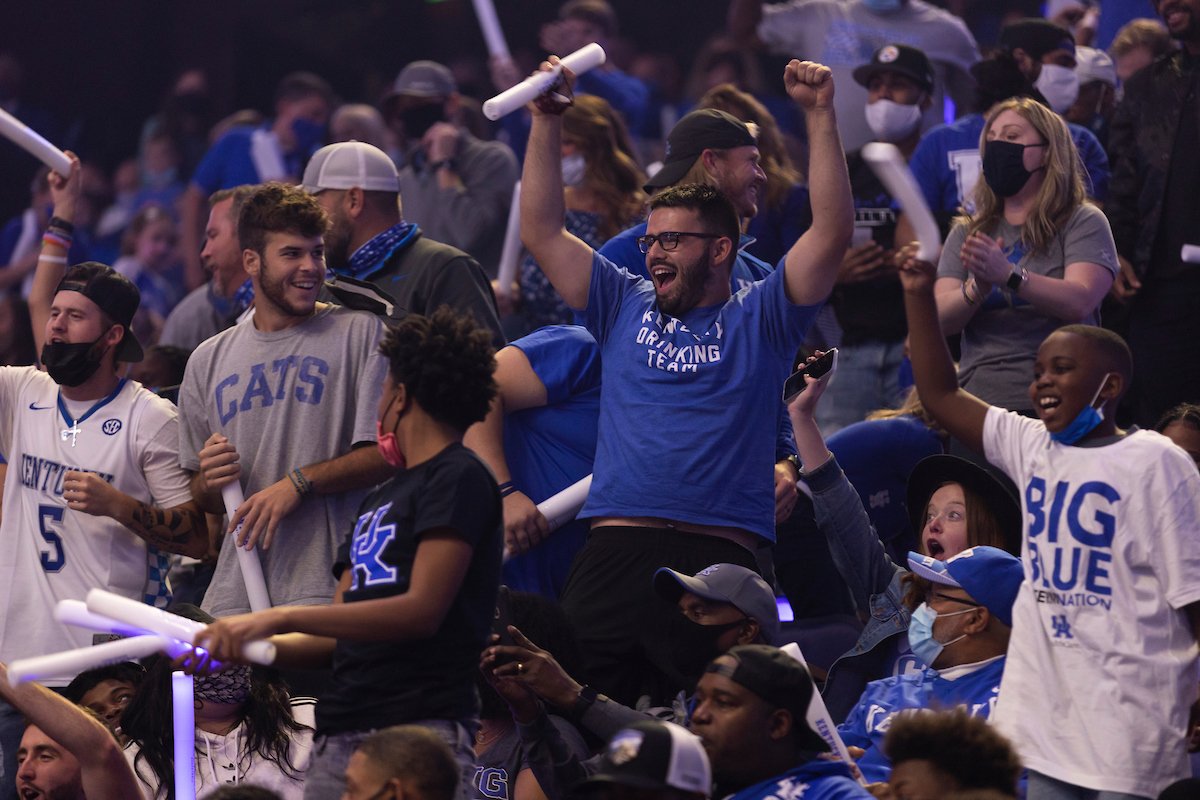 Fans.

Big Blue Madness.

Photo by Grant Lee | UK Athletics