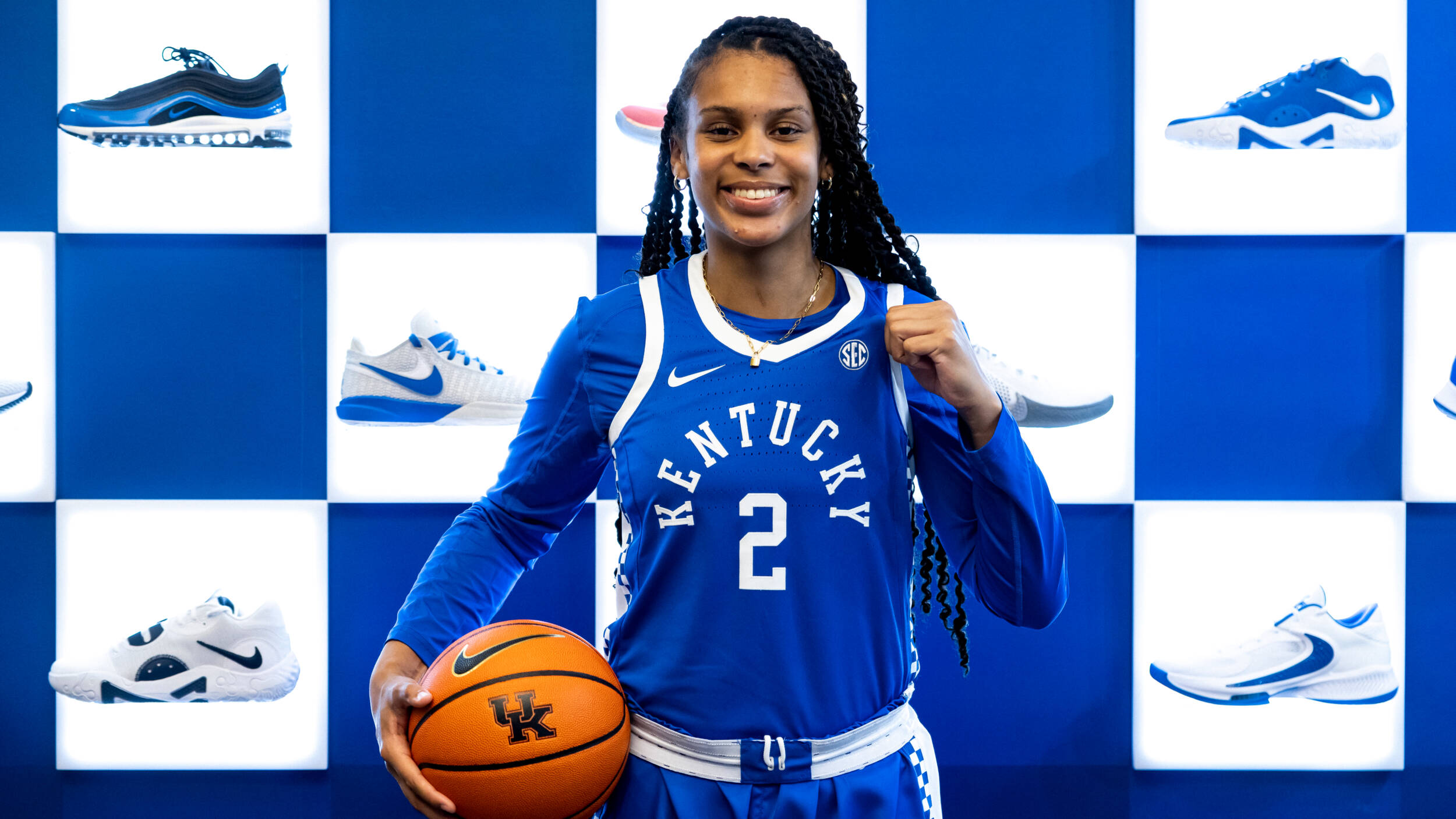 Kentucky Women’s Basketball Signs 6-4 Post Player Janae Walker