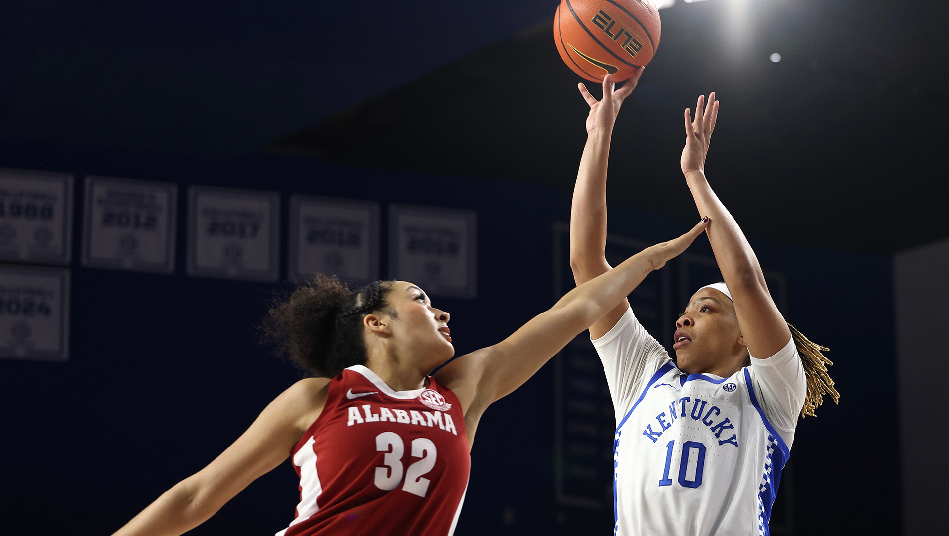 No. 12 Kentucky Tops No. 22 Alabama on Thursday