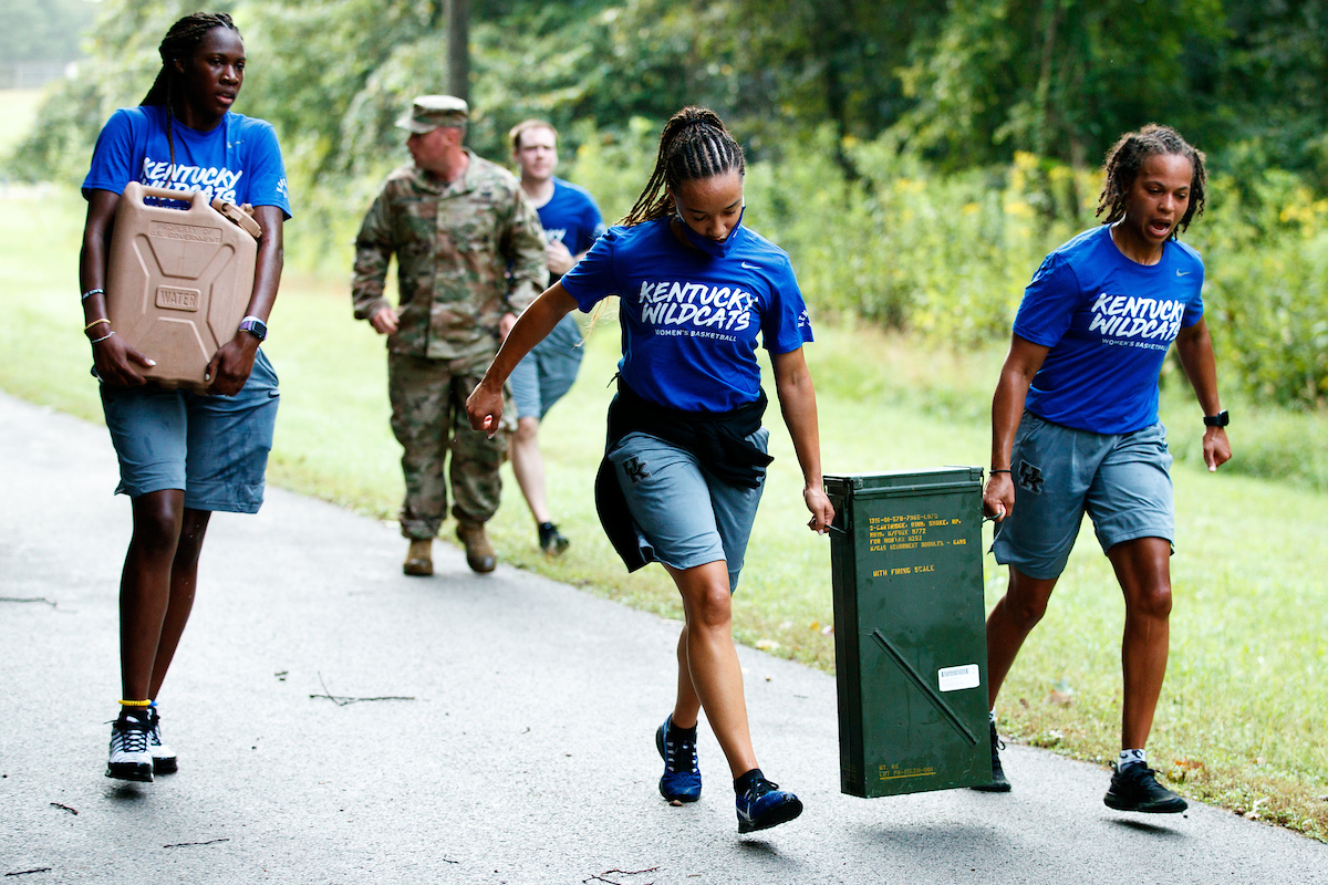 Jada Walker. Amber Smith.

Kentucky Women’s Basketball team bonding trip to Fort Campbell.

Photo by Eddie Justice | UK Athletics