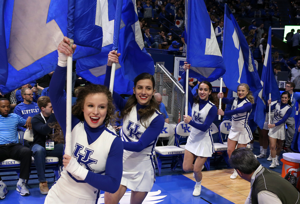UK Cheerleaders

The University of Kentucky men's basketball team defeats Mississippi State 78-65 on Tuesday, January 23, 2017, in Lexington's Rupp Arena.


Photo By Barry Westerman | UK Athletics