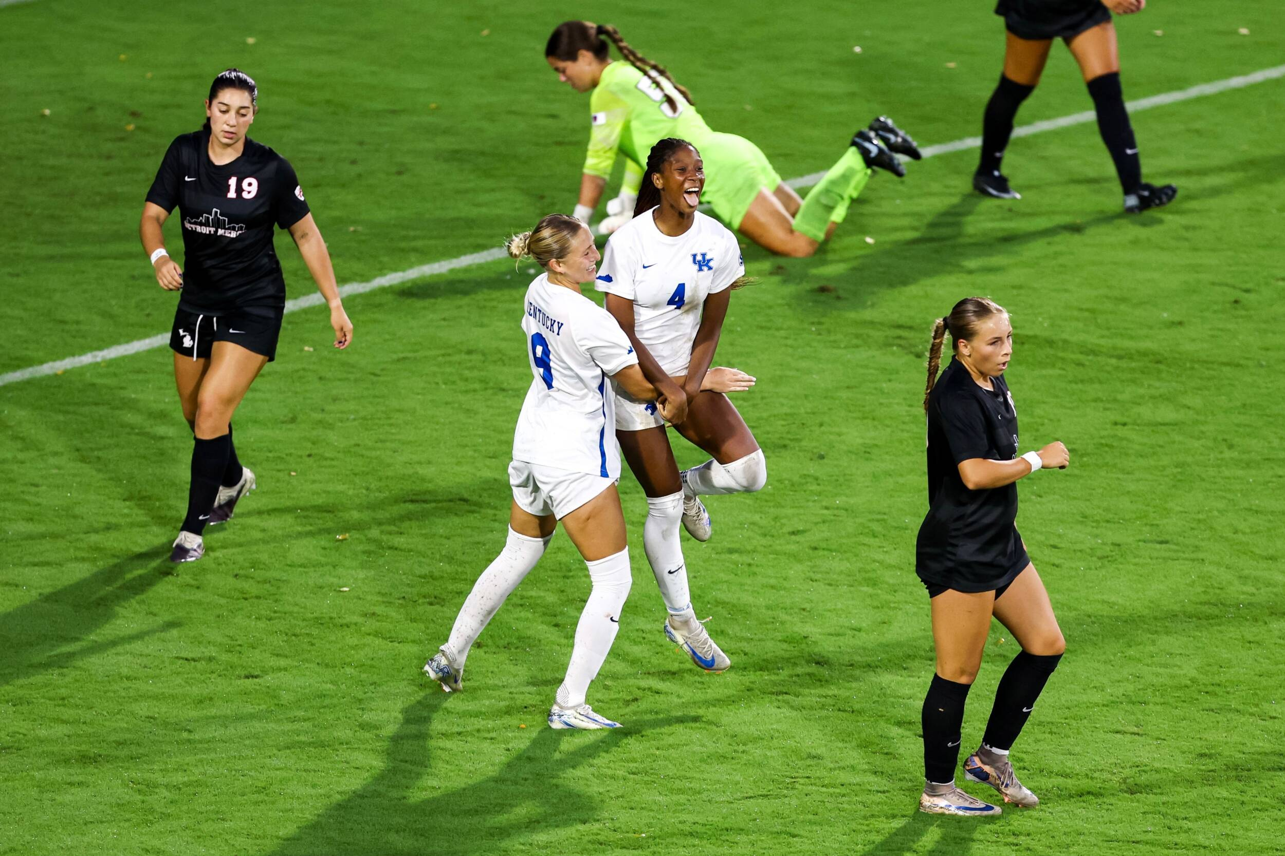 The Bell Rings as Women’s Soccer Take Season Opener 6-0
