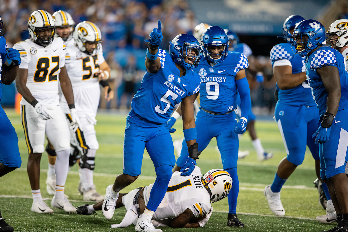 DeAndre Square

UK defeats Mizzou 35-28

Photo By Jacob Noger | UK Football