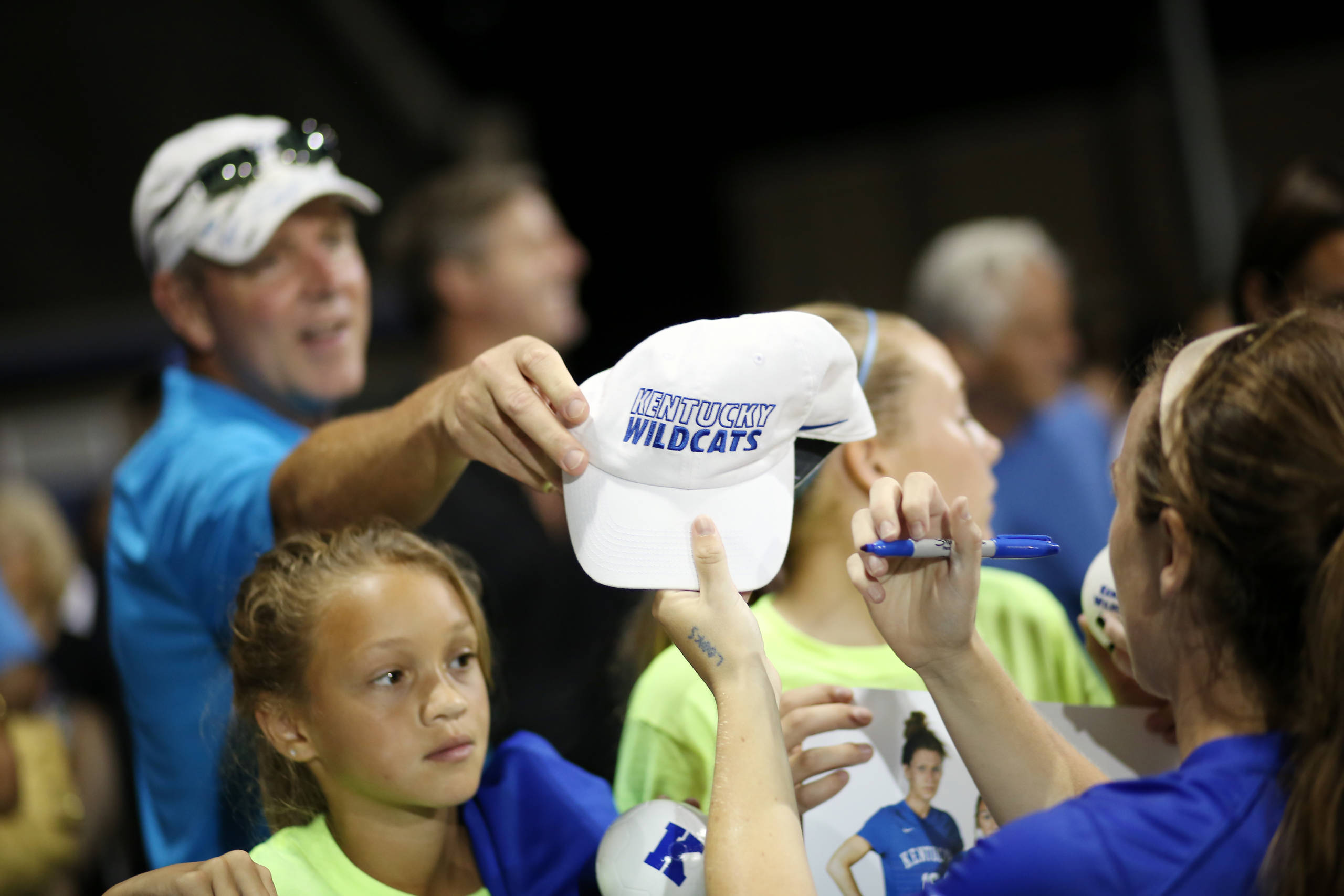 Kentucky Women’s Soccer Seeking Ball Kids, Escorts for 2015