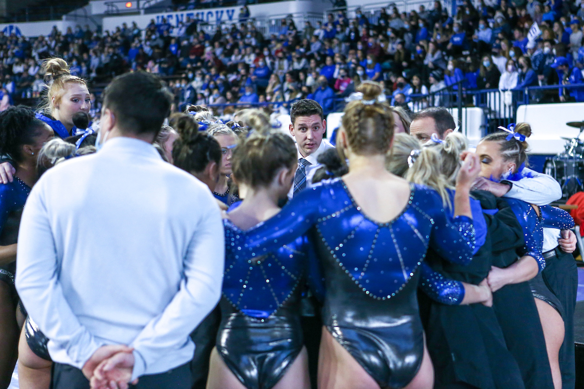 Coach Chad Wiest and Team.

Kentucky defeats Mizzou 197.450-196.875.

Photo by Sarah Caputi | UK Athletics