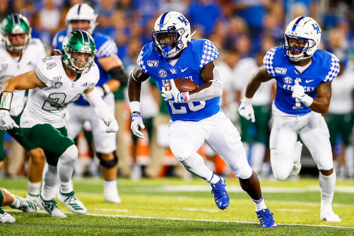 Kavosiey Smoke.

UK beat EMU 38-17.

Photo by Chet White | UK Athletics