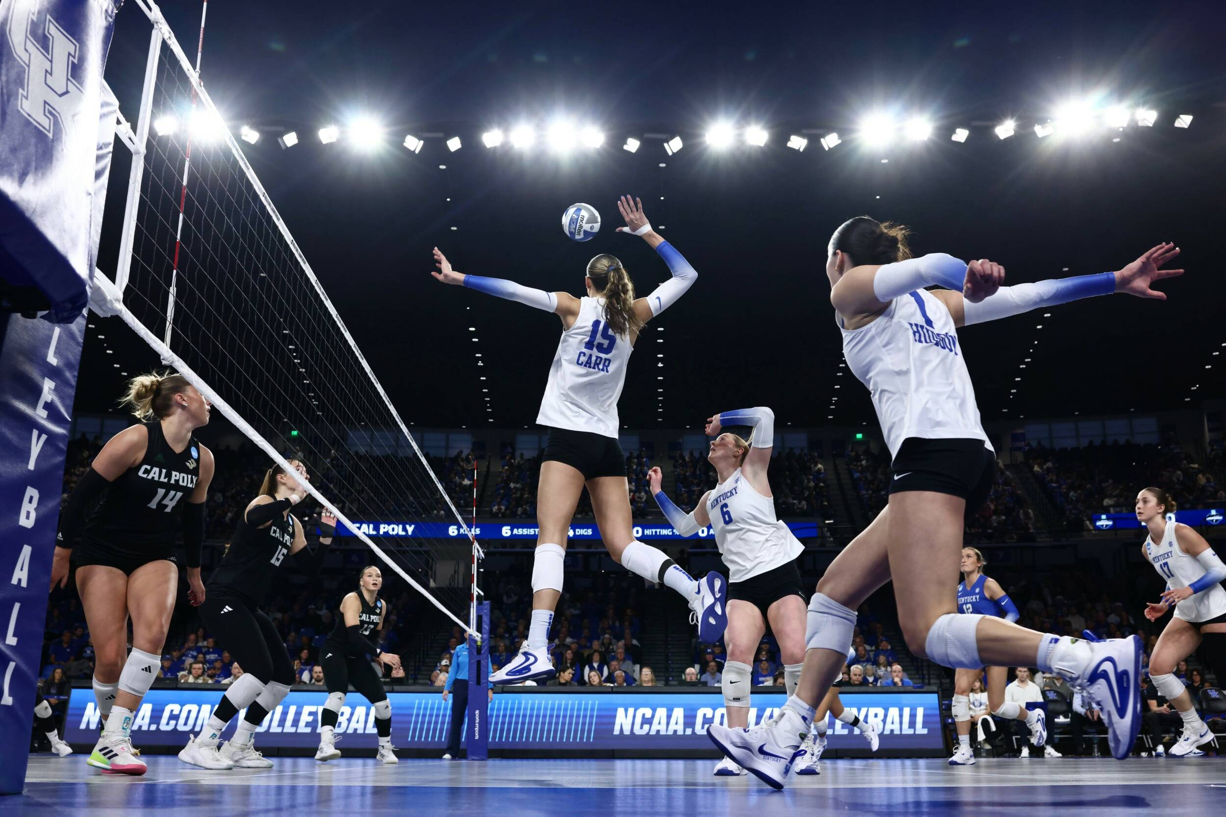 Lizzie Carr’s 11 Kills Push Kentucky into Elite Eight Saturday