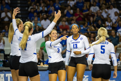 Volleyball vs FGCU

Photo by Mark Mahan | UK Athletics