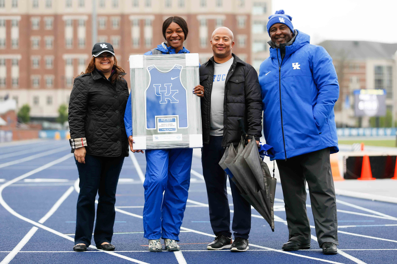 MARIE-JOSÉE EBWEA-BILE EXCEL.

UK Track and Field Senior Day

Photo by Isaac Janssen | UK Athletics