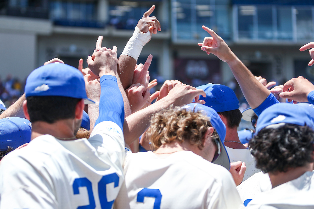 Team.

Kentucky beats Vanderbilt 10-2.

Photo by Sarah Caputi | UK Athletics
