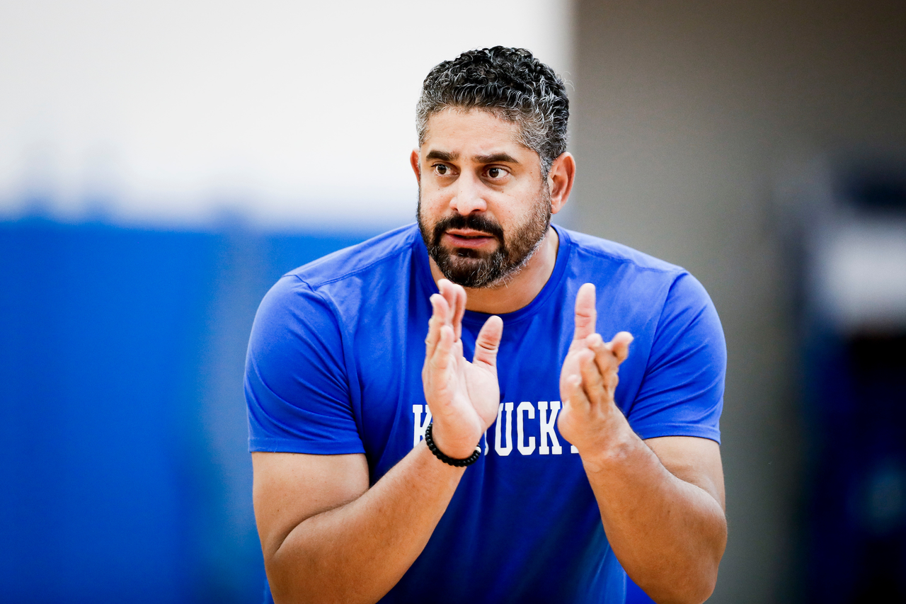 Orlando Antigua.

First practice of the season.

Photos by Chet White | UK Athletics