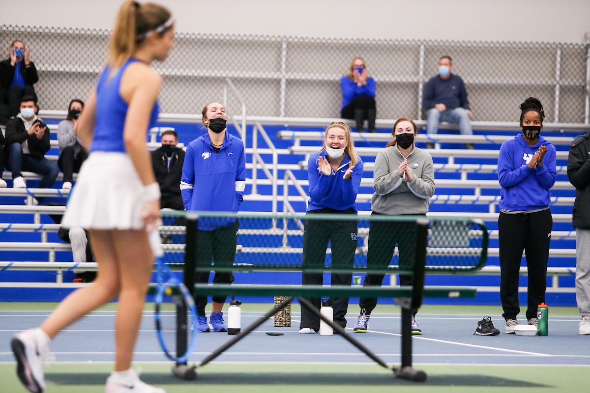 Team.

Kentucky beats Western Kentucky University.

Photo by Hannah Phillips | UK Athletics