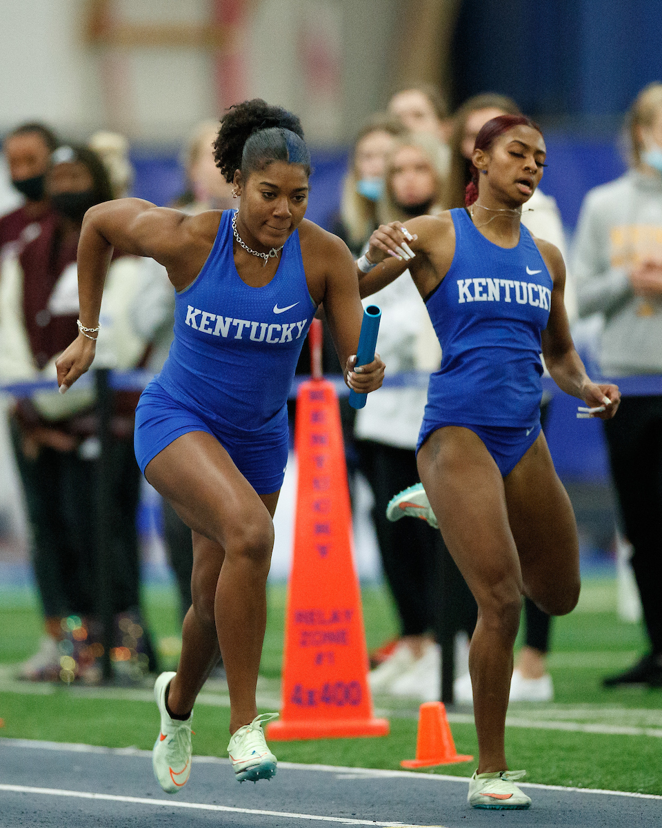 MASAI RUSSELL. DARCI KHAN.

Jim Green Track Invitational Day 2.

Photo by Elliott Hess | UK Athletics