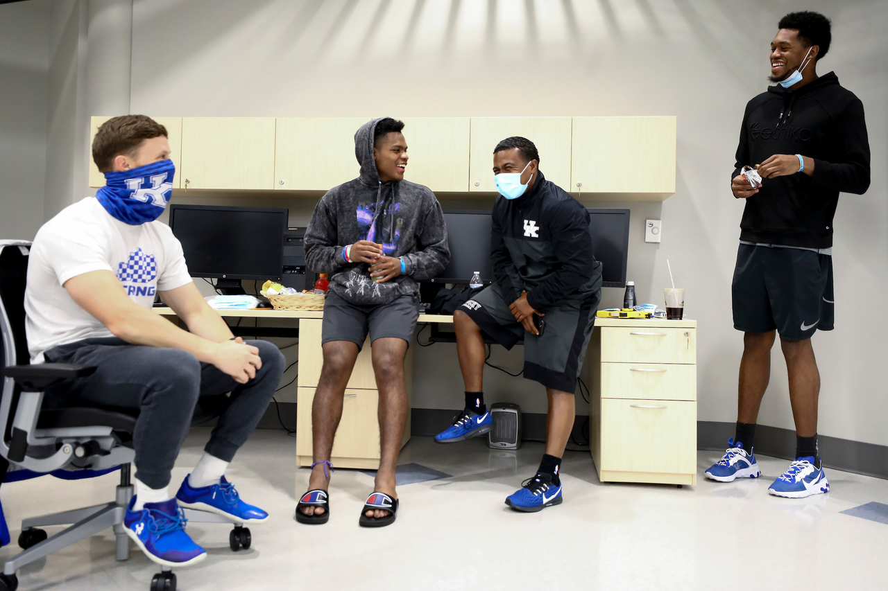 Brad Merchant. Sahvir Wheeler. Robert Harris. Keion Brooks Jr.

The UK men's basketball team at the University of Kentucky Sports Medicine Research Institute. 

Photo by Chet White | UK Athletics
