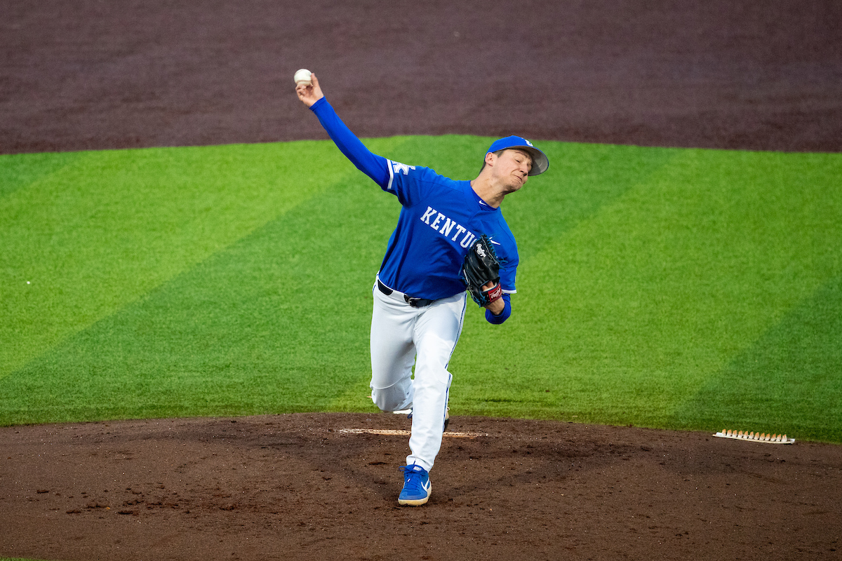 Kentucky Wildcats Trip Lockhart (15)

Kentucky baseball defeats Xavier 16-3.

Photo by Mark Mahan | UK Athletics