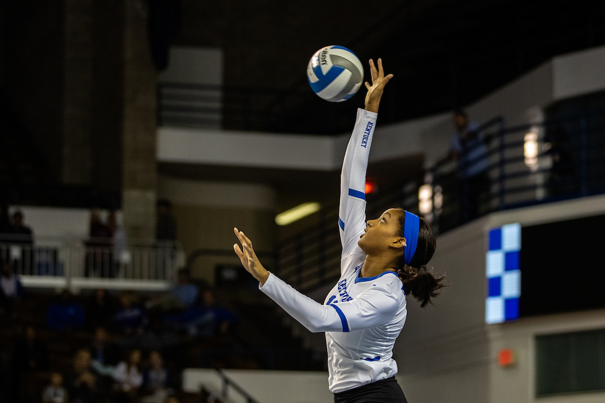 Leah Edmond (13)


UK volleyball defeats Alabama 3-0 at Memorial Coliseum on , Sunday Nov. 11, 2018  in Lexington, Ky. Photo by Mark Mahan