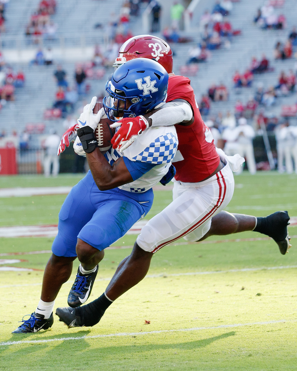 KAVOSIEY SMOKE.

Kentucky falls to Alabama, 63-3.

Photo by Elliott Hess | UK Athletics